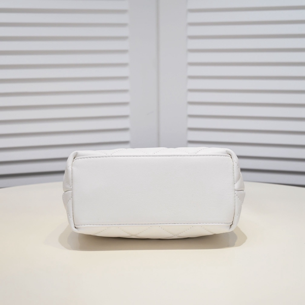 シャネルバッグ内部構造